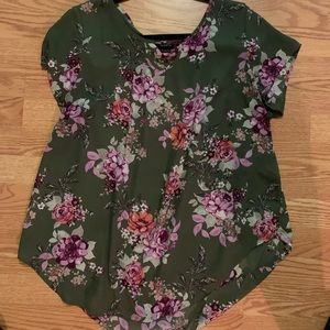 Green floral flowy shirt